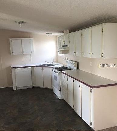 4th image of 201 Thornhill Estates Dr N