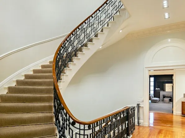 36 East 63rd Street image 11 of 38