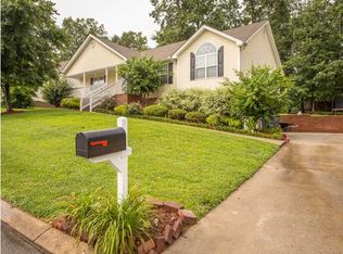 413 Classic Dr, Soddy Daisy, TN 37379