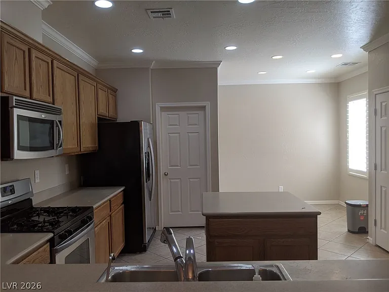 7437 Ravines Ave — Photo 5