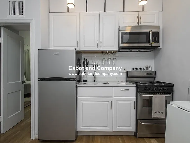 200 Warren Ave #4 — Photo 3