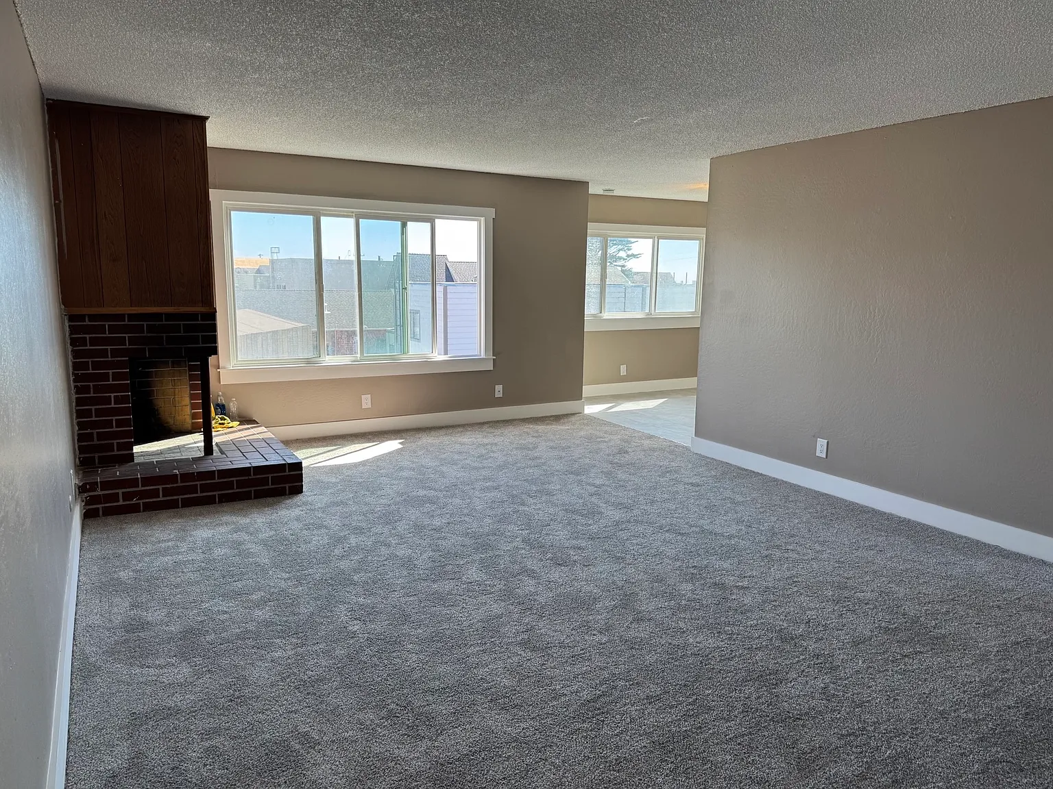 3 bed, 1200 sqft, $5,500 — Photo 1