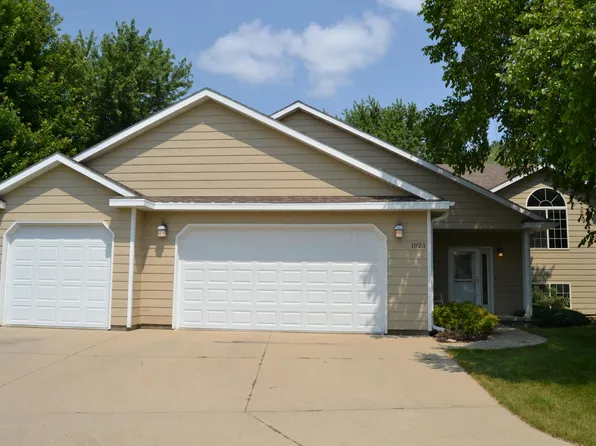 1023 16th St S, Brookings, SD 57006