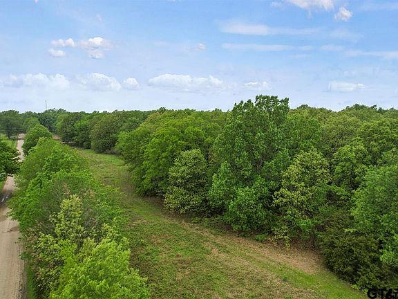 5th image of 957 NE County Road 2220