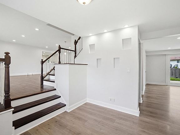 4th image of 1596 Texas St