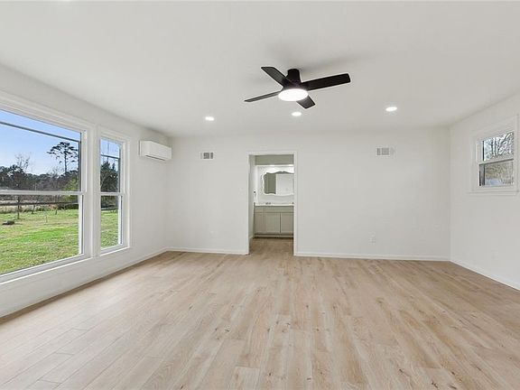 3rd image of 24426 Azalea St