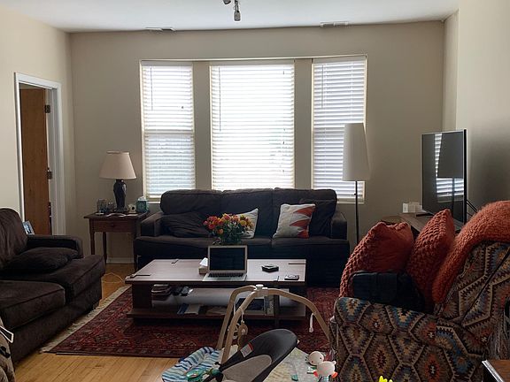 3rd image of 1935 W Division St APT 3F