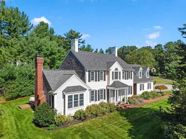 94 Valley St, Duxbury, MA 02332