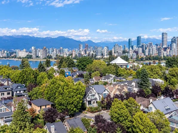 1346 Walnut St, Vancouver, BC V6J 3R3
