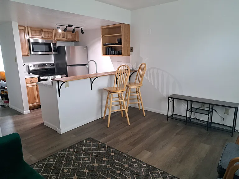 1395 W 2nd St — Photo 6