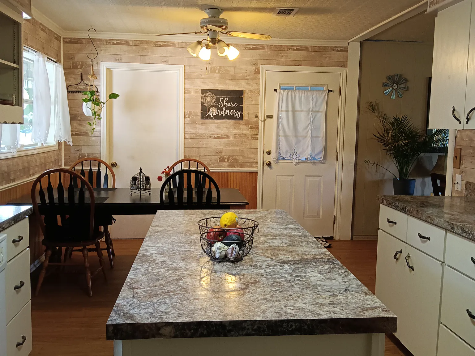 2 bed, 1500 sqft, $1,450 — Photo 4