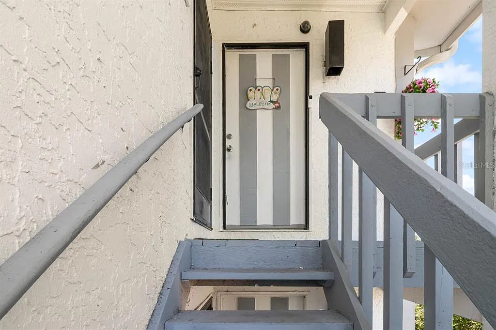 2 bed, 2.0 bath, 1219 sqft, $1,595 — Photo 3