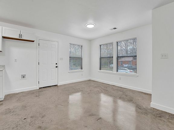 4th image of 927 Seattle St