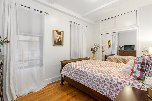 Sold by Compass | media 7