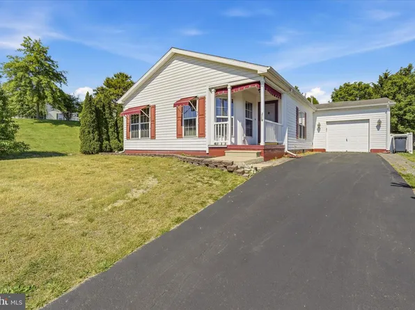 6 Cherry Hill Ct, Manahawkin, NJ 08050