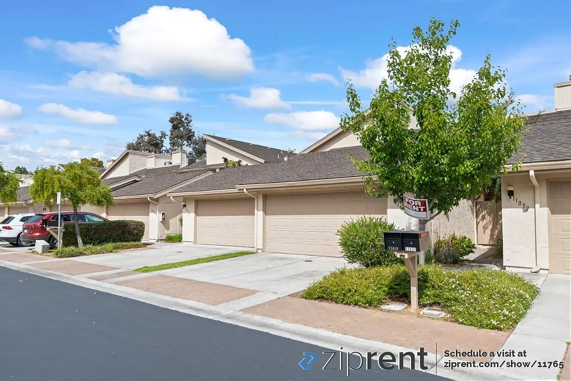 11040 Firethorne Dr photo 1