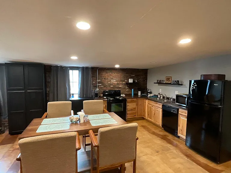 4813 Vine St #4 — Photo 2