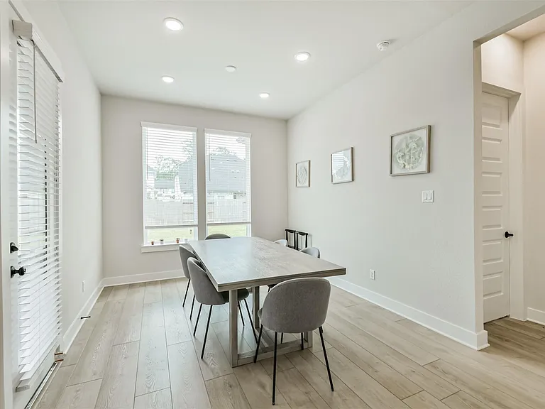 9243 Trimble Landing Dr — Photo 15