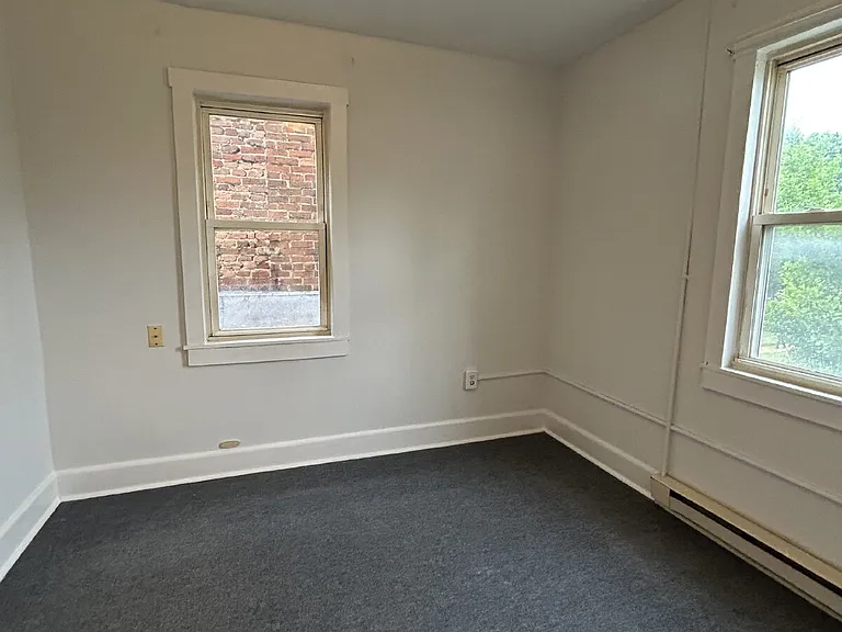 19 S Royal Ave #6 — Photo 4