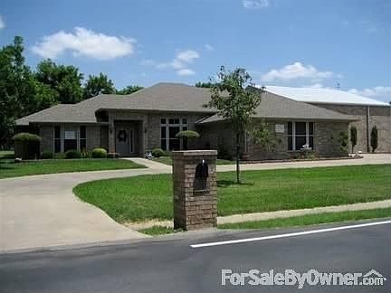 2nd image of 9615 Air Park Dr