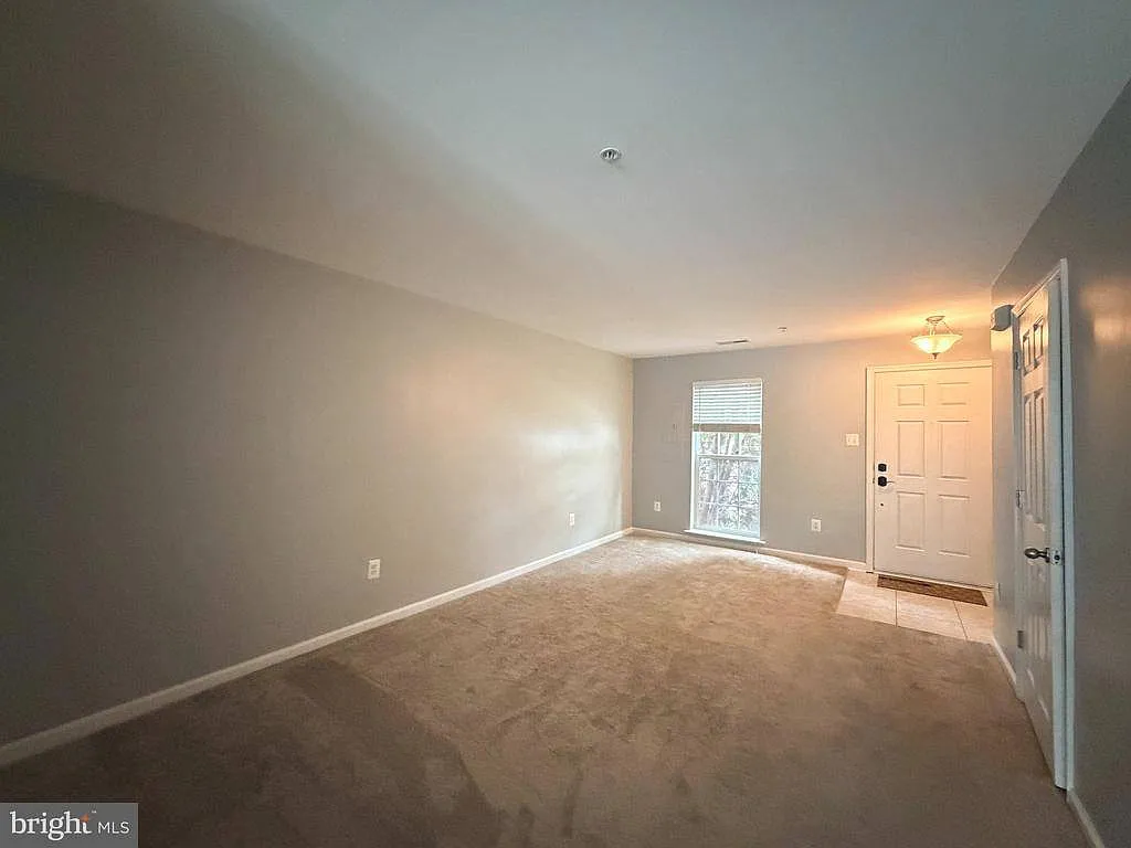3 bed, 2.5 bath, 1808 sqft, $2,500 — Photo 4