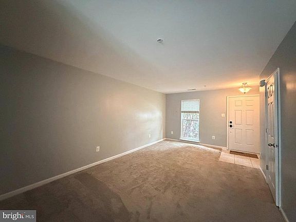 4th image of 605 Tivoli Rd