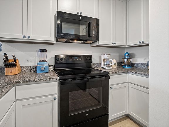 5th image of 228 Boxberry Way