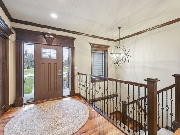 6267 Enclave Cir, Johnston, IA 50131