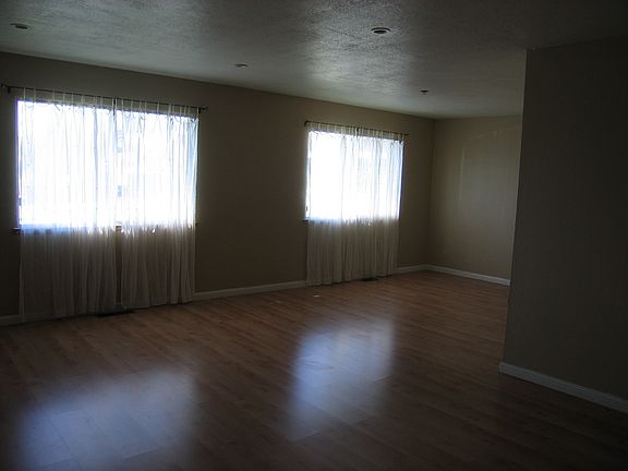 4th image of 2407 Almaden Pl