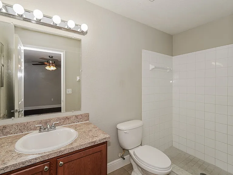 5062 Belmont Park Ln — Photo 11