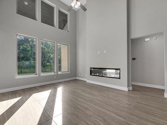 5th image of 114 Sierra Stream Ct