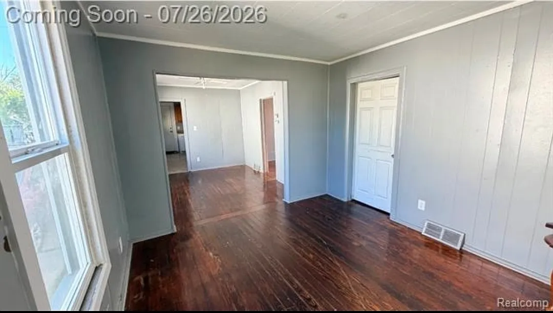 7068 Ford Ave — Photo 3