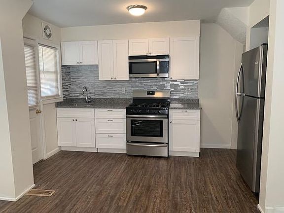 New Kitchen with stainless steel appliances