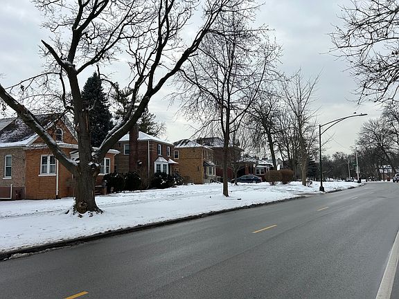 4th image of 10812 S Longwood Dr