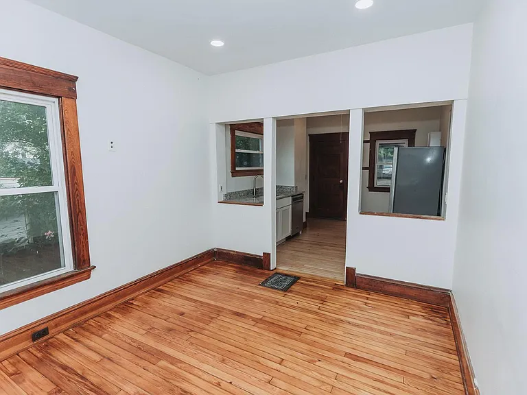 1437 Alameda Ave — Photo 8