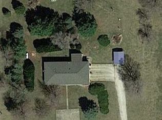 9537 Tabor Rd, Clinton, IL 61727