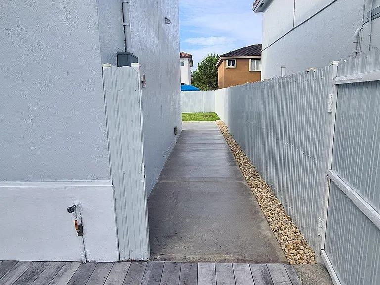13454 SW 262nd St — Photo 35