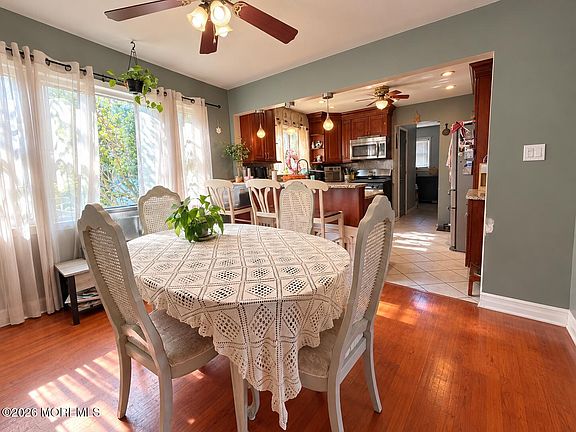 5th image of 210 Village Way