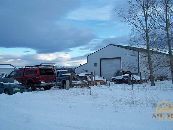 4th image of 984 McMillan Ln