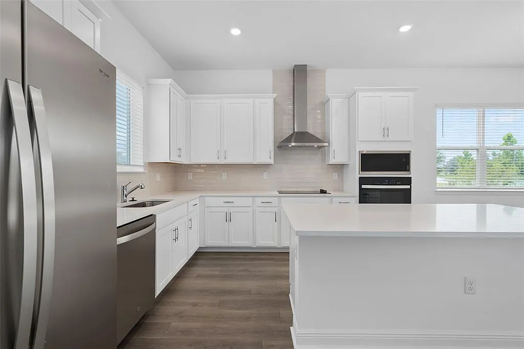 3 bed, 2.5 bath, 1767 sqft, $2,350 — Photo 4