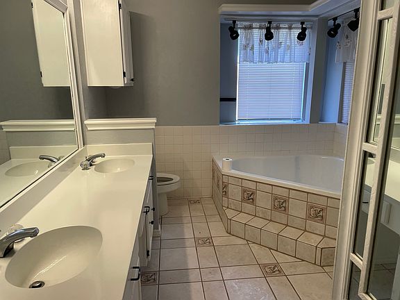 2nd image of 5116 Yaupon Dr