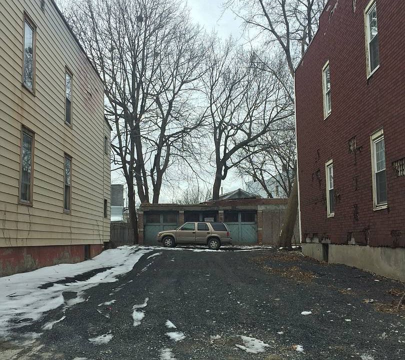 1st image of 52 West St