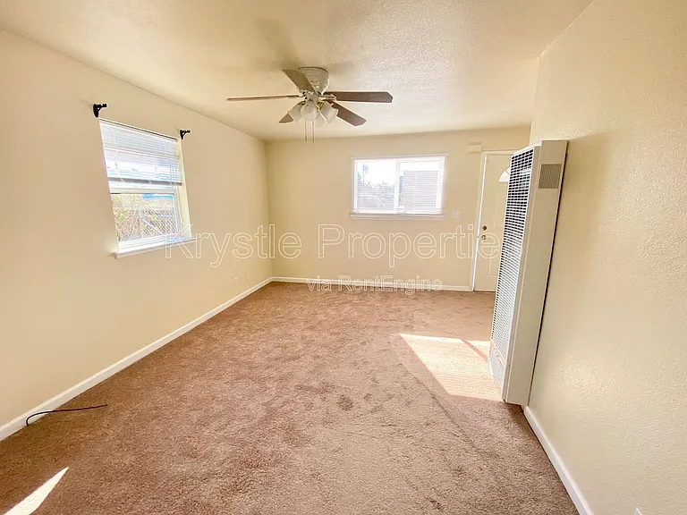 544 Porter St — Photo 5