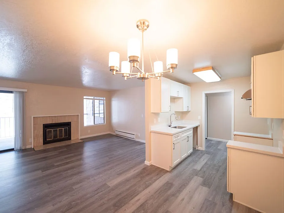 Beacon Hill Apartments
