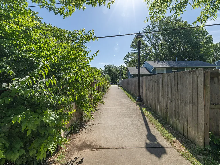 1975 N Bourbon Dr — Photo 14