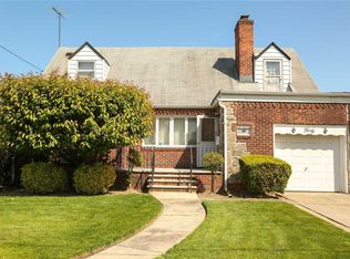 40 Elizabeth St, Valley Stream, NY 11580