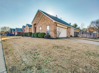 6900 Field Lark Dr, Arlington, TX 76002