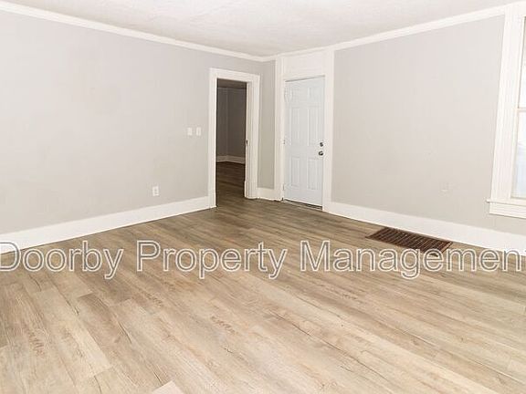 4th image of 2901 E 47th St