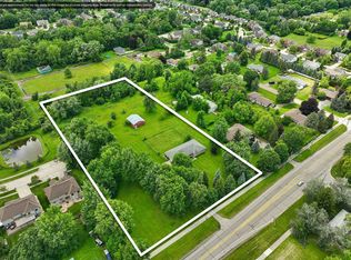 2734 E Wattles Rd, Troy, MI 48085
