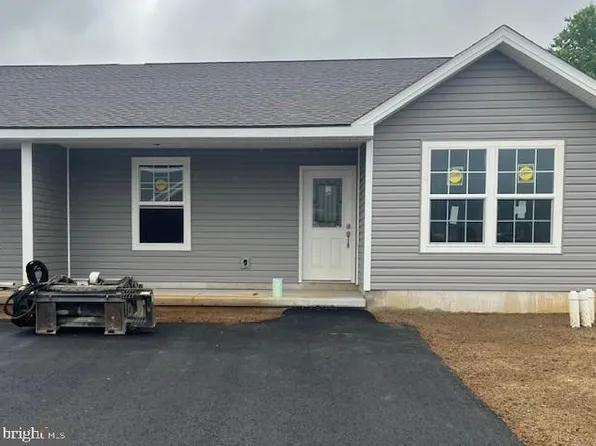 90 Pacific Ave, Milroy, PA 17063